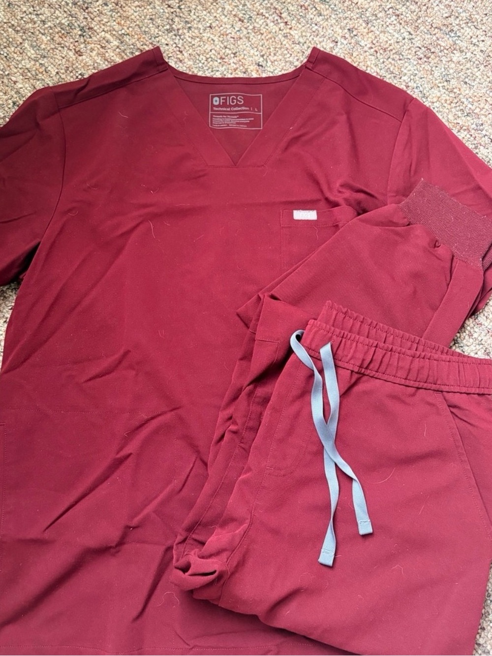 FIGS Men’s Burgundy Scrub Set Leon Three-Pocket Scrub, Tansen Jogger LARGE
